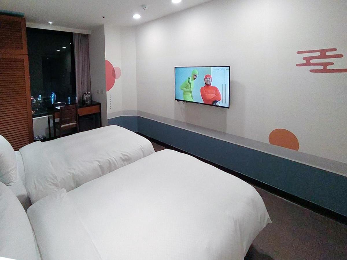 Hotel J Taoyuan Pingzhen ภายนอก รูปภาพ